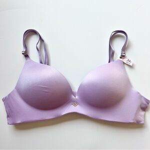 Victoria’s Secret So Obsessed Smooth Wireless Push Up Bra 34A NWT